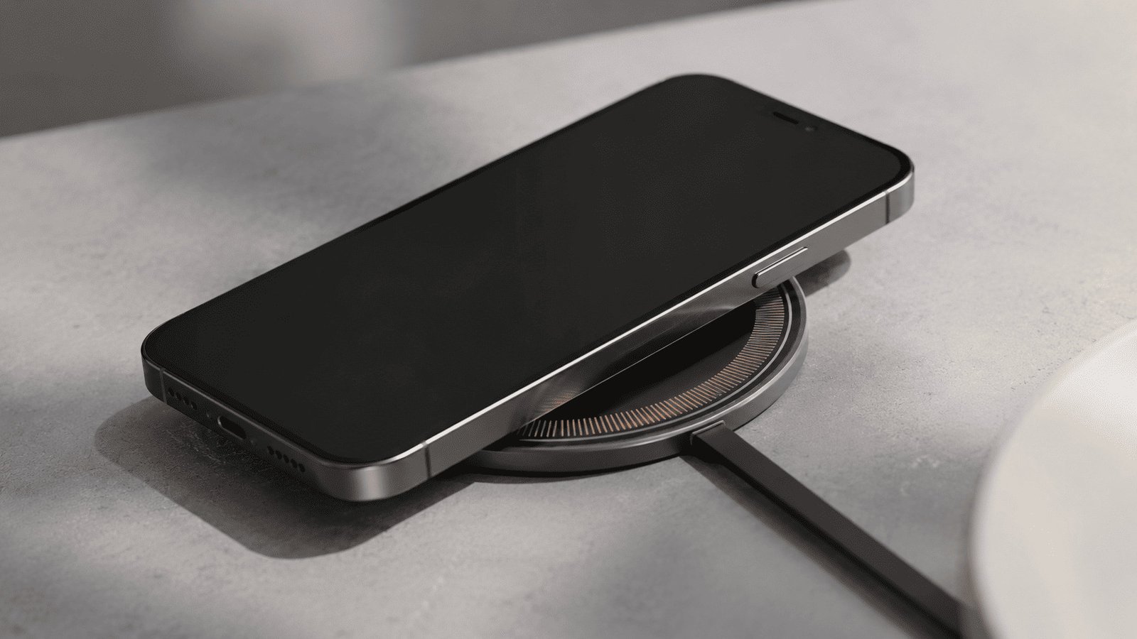 Qi2 25W charger thermal control and magnetic alignment Qi2 25W charger thermal control and magnetic alignment